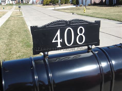 Metal Family Mailbox Sign 